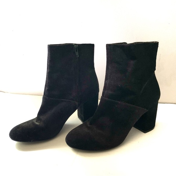 Americans Eagle Outfitters Black Velvet Ankle Booties Ladies Size 8 - Picture 2 of 8